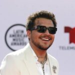‘Hoy besé el escenario’: Christian Nodal se cae en concierto en Guatemala