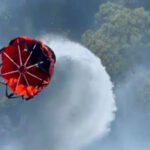 Con helicóptero y helibalde, combaten incendio forestal en Charo