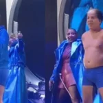 Cristian Castro se desnuda y queda en calzones en el escenario