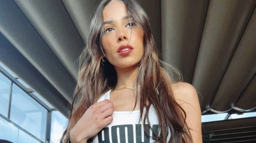 Danna Paola le agradece a fanático que se tatúa su cara