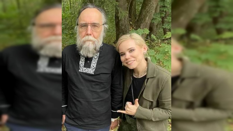 Daria Dugina hija del principal ideólogo del Kremlin, Alexander Duguin, muere tras atentando thumbnail