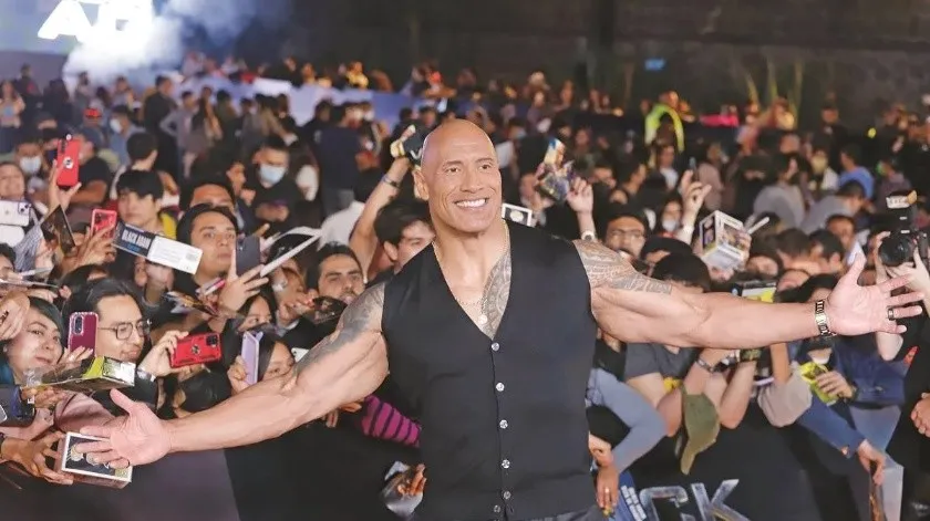Dwayne Johnson ‘La Roca’ llega a México para presentar ‘Black Adam’ y lo reciben con mariachi thumbnail
