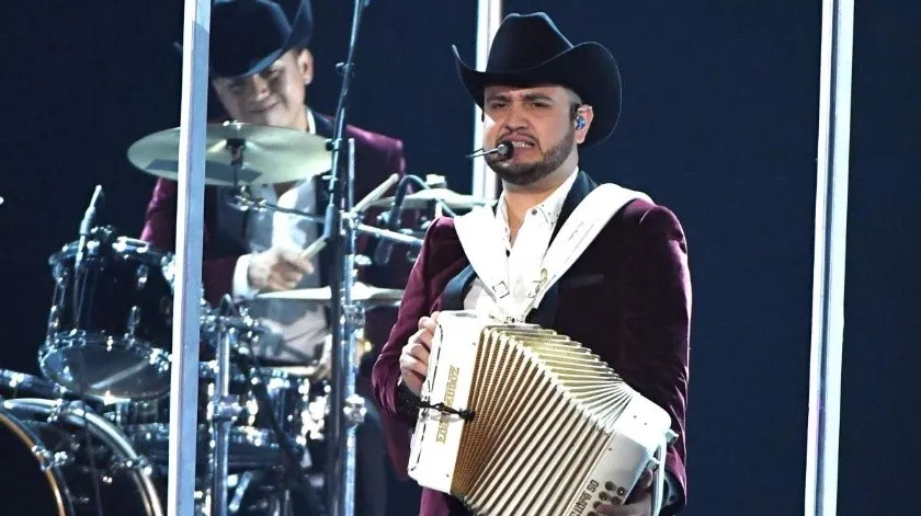Edén Muñoz se despide de Calibre 50 para convertirse en solista