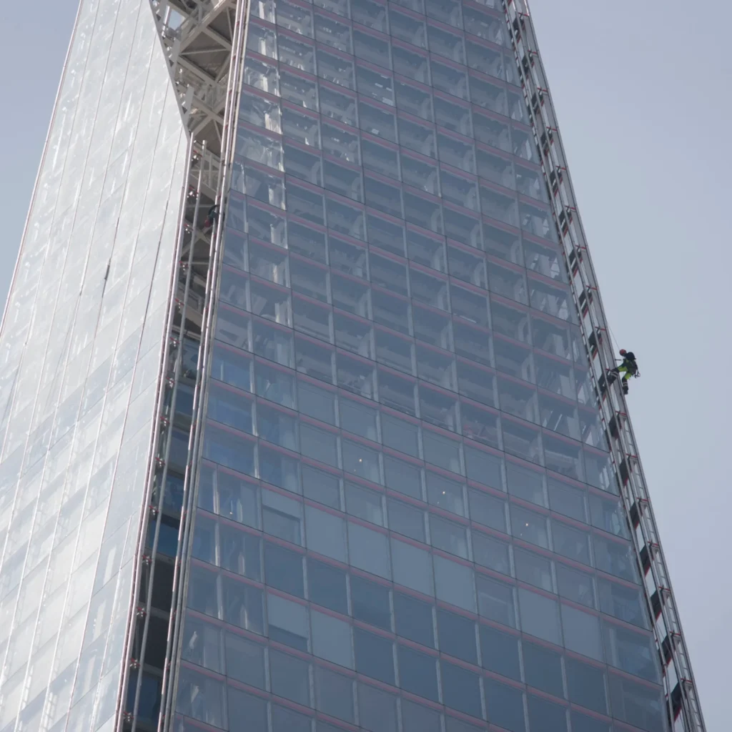 El Shard Alguien escaló el edificio más alto de Europa Occidental thumbnail