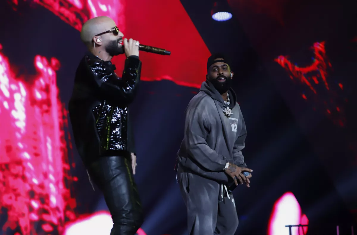 Eladio Carrión lanza nuevo disco con colaboraciones de Bad Bunny y 50 Cent