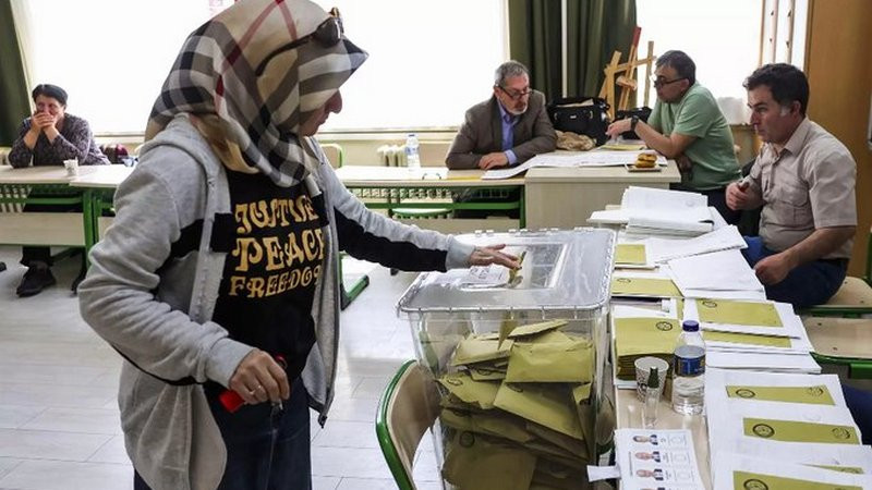 Elecciones en Turquía requerirán de una segunda vuelta tras no alcanzar algún candidato el 50 % de los votos