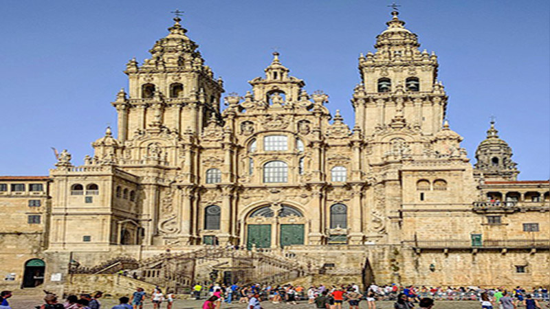 España se está quedando sin sacerdotes, la iglesia teme cerrar por falta de personal
