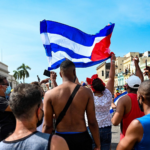 Estados Unidos impone restricciones de visas a 28 funcionarios cubanos