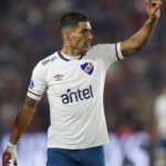 Flamengo aventaja a Corinthians; Suárez no salva a Nacional