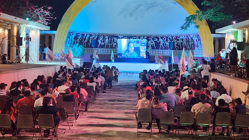 Gobernar con honestidad y transparencia da resultados, compartió Claudia Sheinbaum con más de 4,500 yucatecos y yucatecas thumbnail