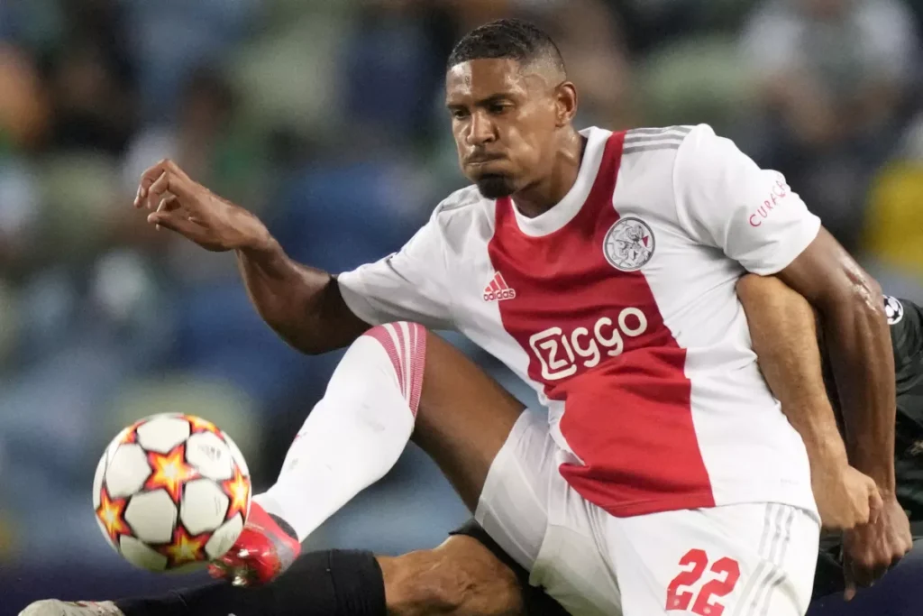Haller, delantero del Dortmund, se someterá a quimioterapia thumbnail