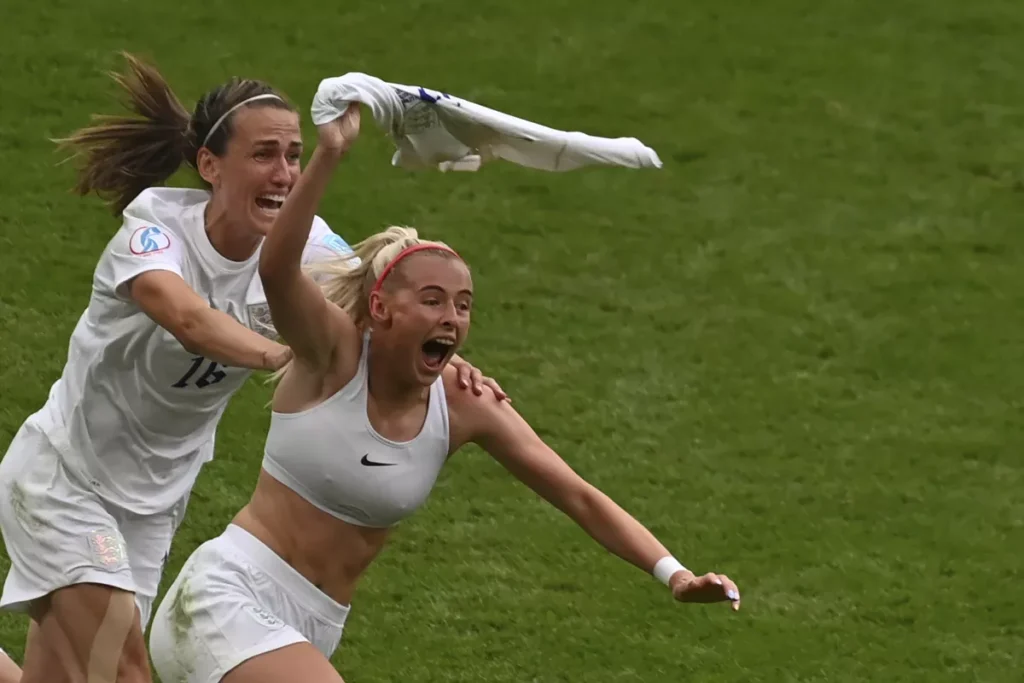Inglaterra conquista la Euro al vencer 2-1 a Alemania thumbnail