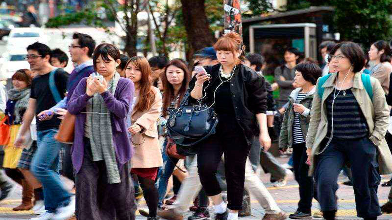 Japón propone tener hijos para reducir deudas estudiantiles thumbnail