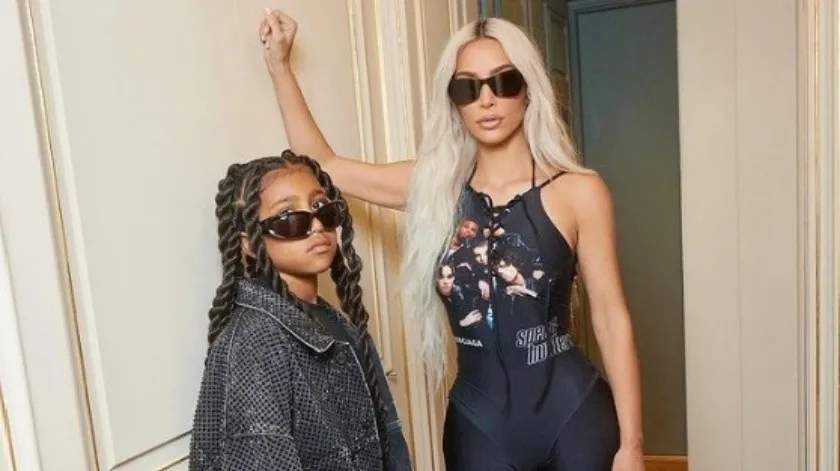 Kim Kardashian avergüenza a su hija North thumbnail