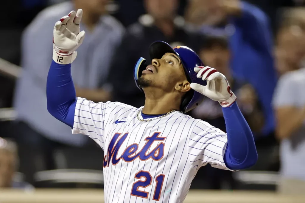 Lindor y Carrasco brillan en Día de Roberto Clemente thumbnail