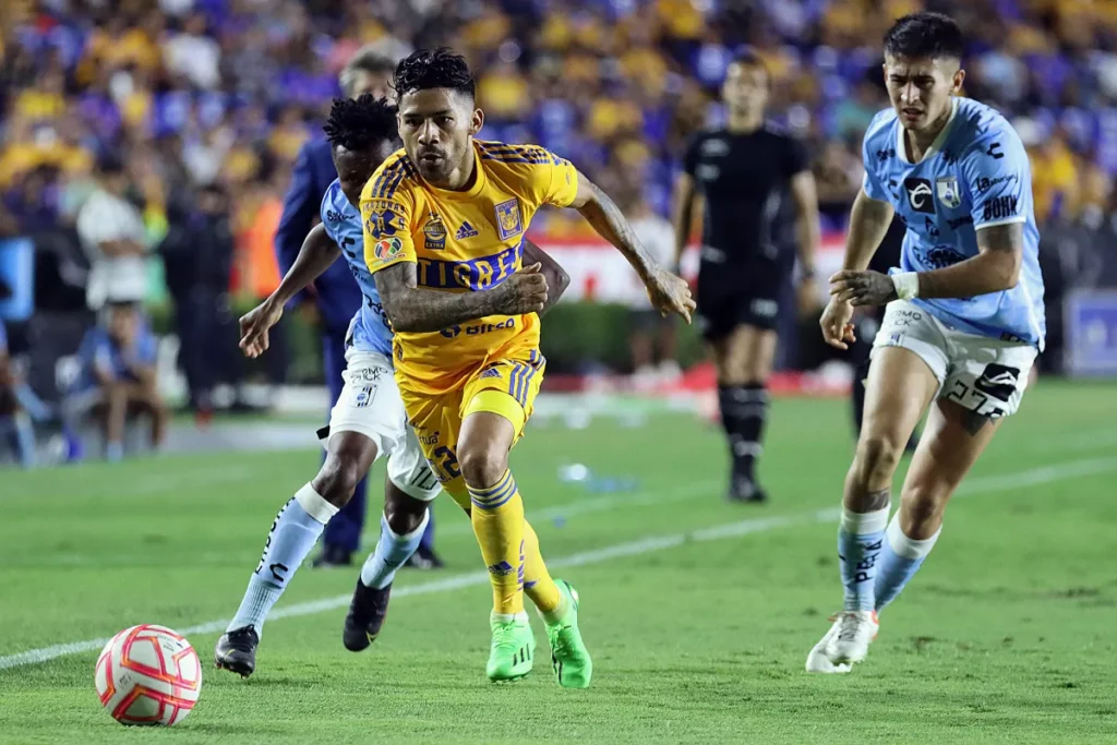 Los Tigres, con el ecuatoriano Caicedo, lideran el Apertura mexicano thumbnail