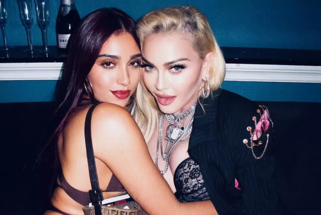 Lourdes Leon deja ver el lado más oscuro de Madonna como mamá thumbnail