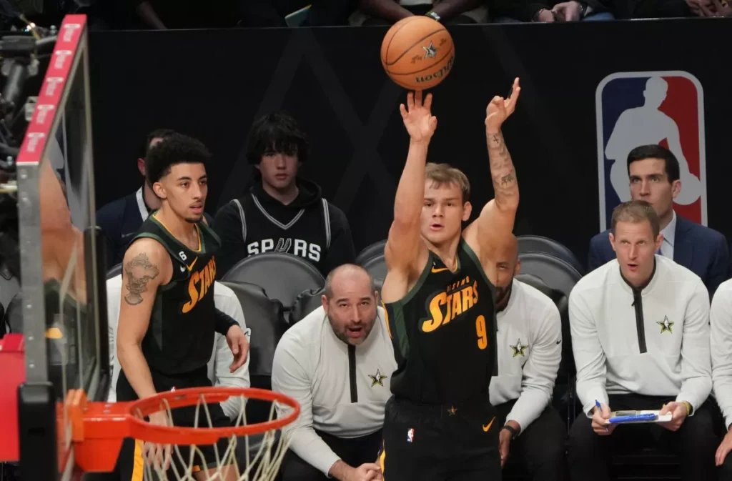 Mac McClung asombra y arrasa en el concurso de mates de la NBA thumbnail