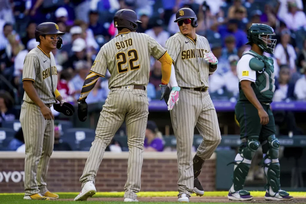 Machado llega a 31 jonrones y Padres vencen a Rockies 13-6 thumbnail