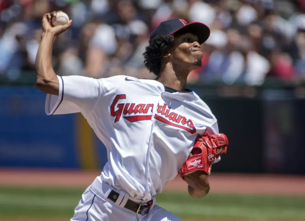 McKenzie domina a Yanquis y Guardianes ganan 2-0 thumbnail