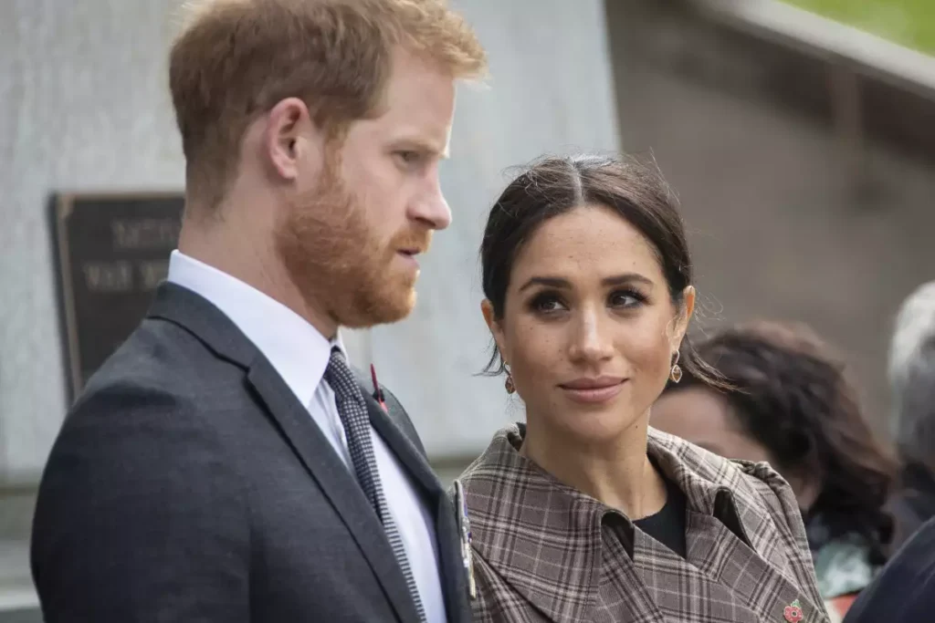 Meghan Markle se alejó de una amiga cercana cuando comenzó a salir con Harry thumbnail