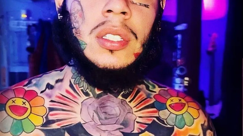 Novia del rapero 6ix9ine acusada de golpearlo, decide sacarla bajo fianza thumbnail