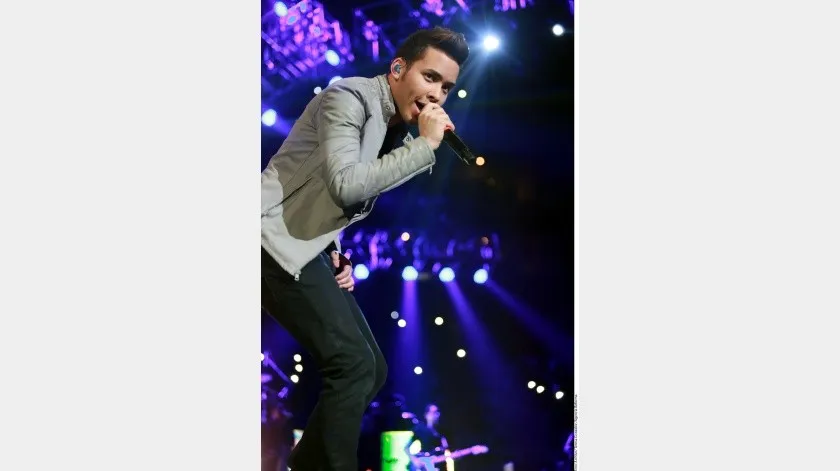 Prince Royce rompe en llano en el escenario