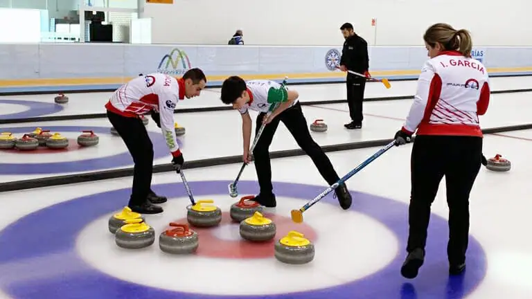 ¿Qué es el curling? El deporte de invierno que ya se practica en España