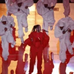 ¿Rihanna está embarazada? La cantante lució «pancita» en su show de medio tiempo del Super Bowl