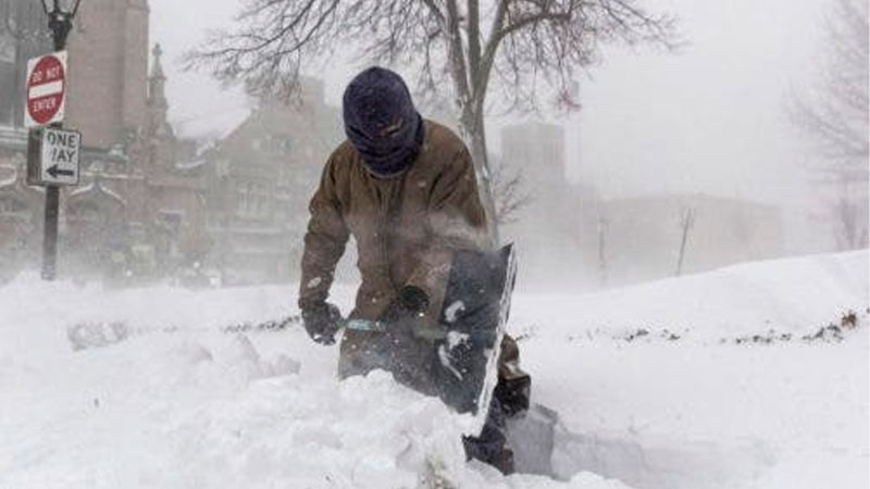 Se eleva a 38 cifra de muertos en Estados Unidos por tormenta invernal thumbnail