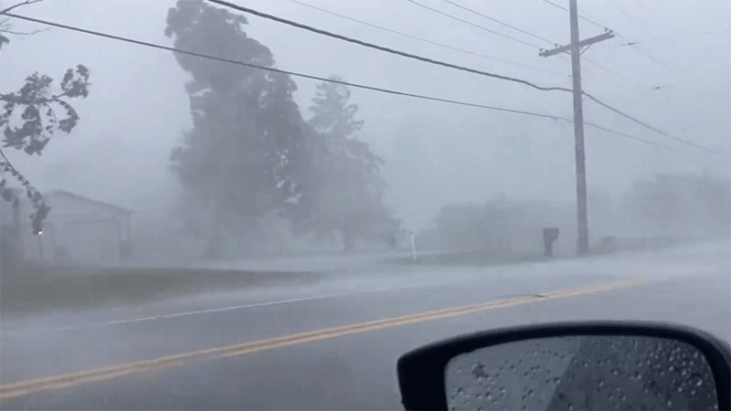 Cancelación de vuelos y hogares sin electricidad en Estados Unidos, consecuencia de tormentas