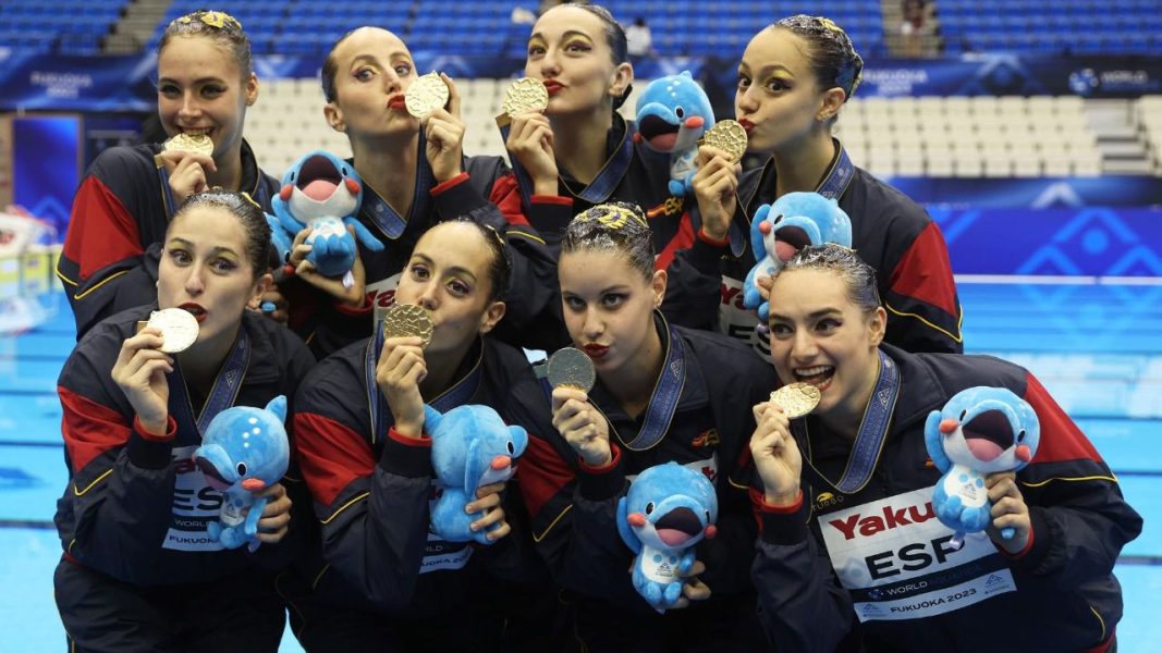 España toca el cielo: gana el oro en la prueba reina de la natación artística