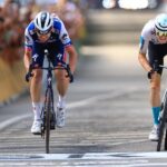 Mohoric se impone en un final muy apretado y Vingegaard sigue líder