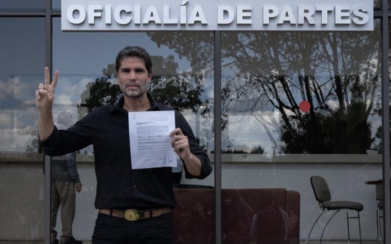 Eduardo Verástegui presenta manifestación de intención para ser candidato independiente a la presidencia