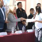 Hacen entrega de 343 becas de Equidad Social a estudiantes de Juárez