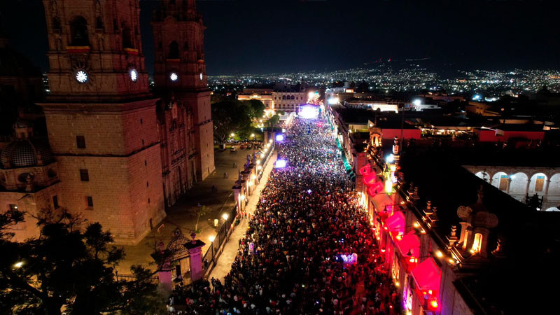 Previo al concierto de Julión Álvarez, este martes cierran la Madero para instalar escenario