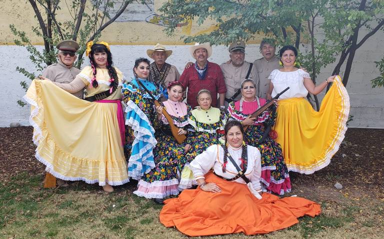 Adultos mayores conmemoran Revolución Mexicana con danza