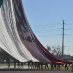 Realizan penúltima ceremonia del año de izamiento de bandera