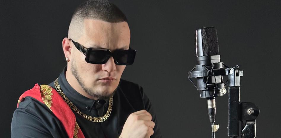 Stilo, un rapero que destaca por su mezcla de ritmos