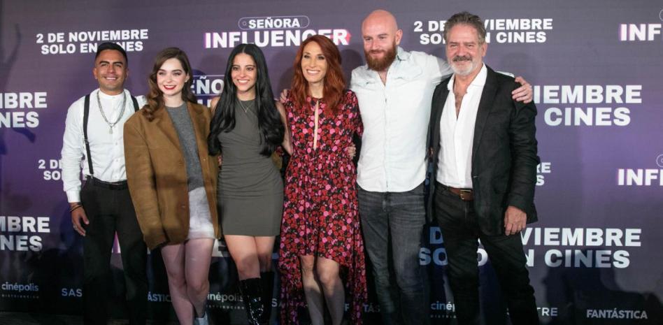 ‘Señora Influencer’ reflexiona sobre la profunda soledad de la fama en redes sociales