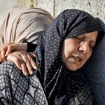 Rehenes asesinados por Israel portaban banderas blancas