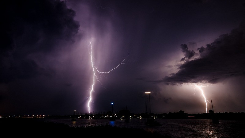 Tormenta paraliza el norte del Reino Unido, miles se quedan sin electricidad