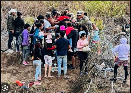 «Nos han tratado muy mal y no nos quieren dejar cruzar»: Migrantes tras llegar a Juárez de Chihuahua
