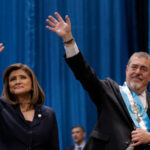 Bernardo Arévalo asume la Presidencia de Guatemala, pese a ‘trabas’ de opositores