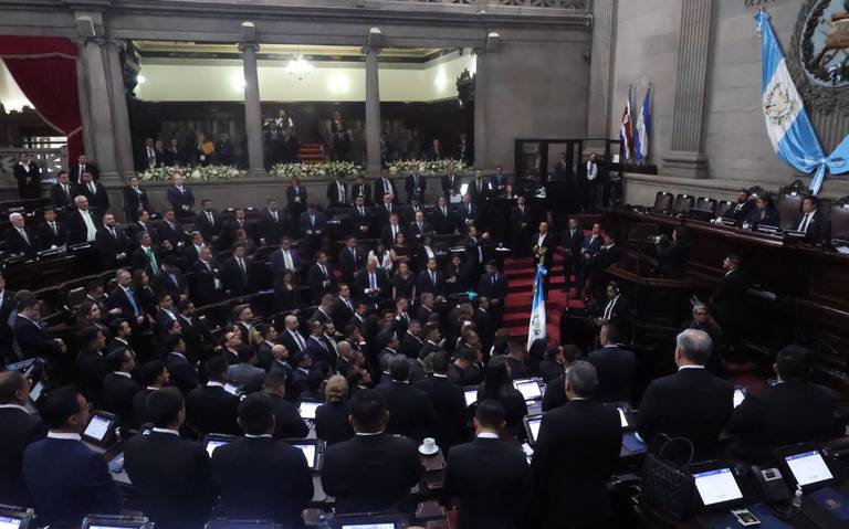 Congreso de Guatemala deja sin partido a legisladores de Bernardo Arévalo