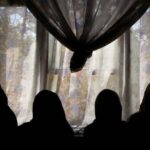 Afganas protestan por el 8M en lugares privados por temor a represión de Talibanes