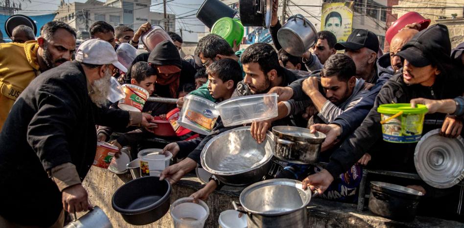 Israel impide ayuda masiva a Gaza pese a hambruna porque no empezaron la guerra
