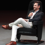 Eugenio Derbez estrena serie “Acapulco” y revela los sacrificios que ha hecho