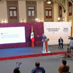 Se reúne AMLO con miembros de la CNTE, en Palacio Nacional