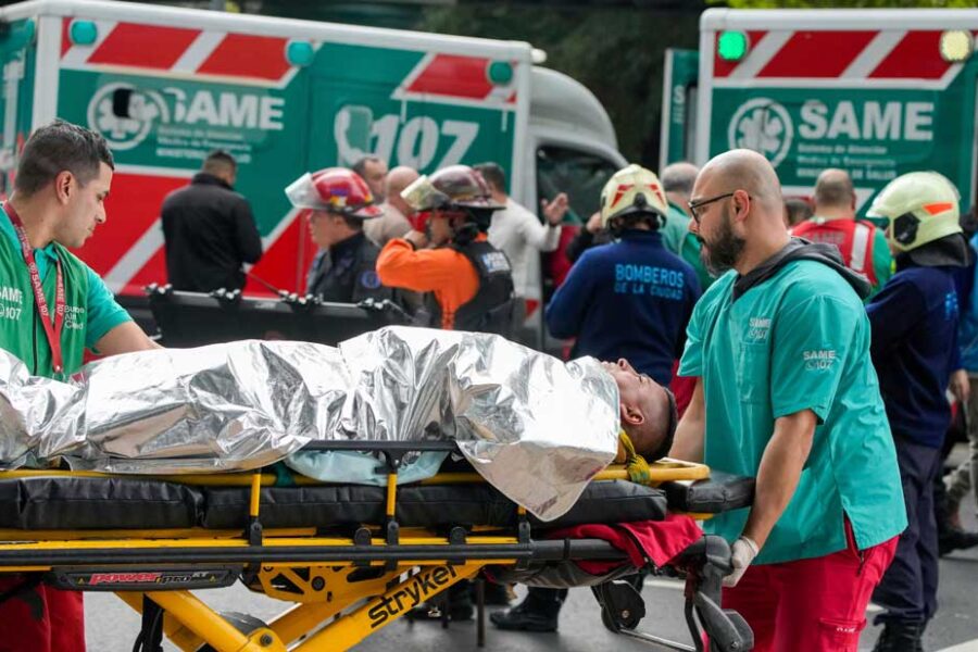 Sube a 90 cifra de heridos en choque de trenes en Argentina